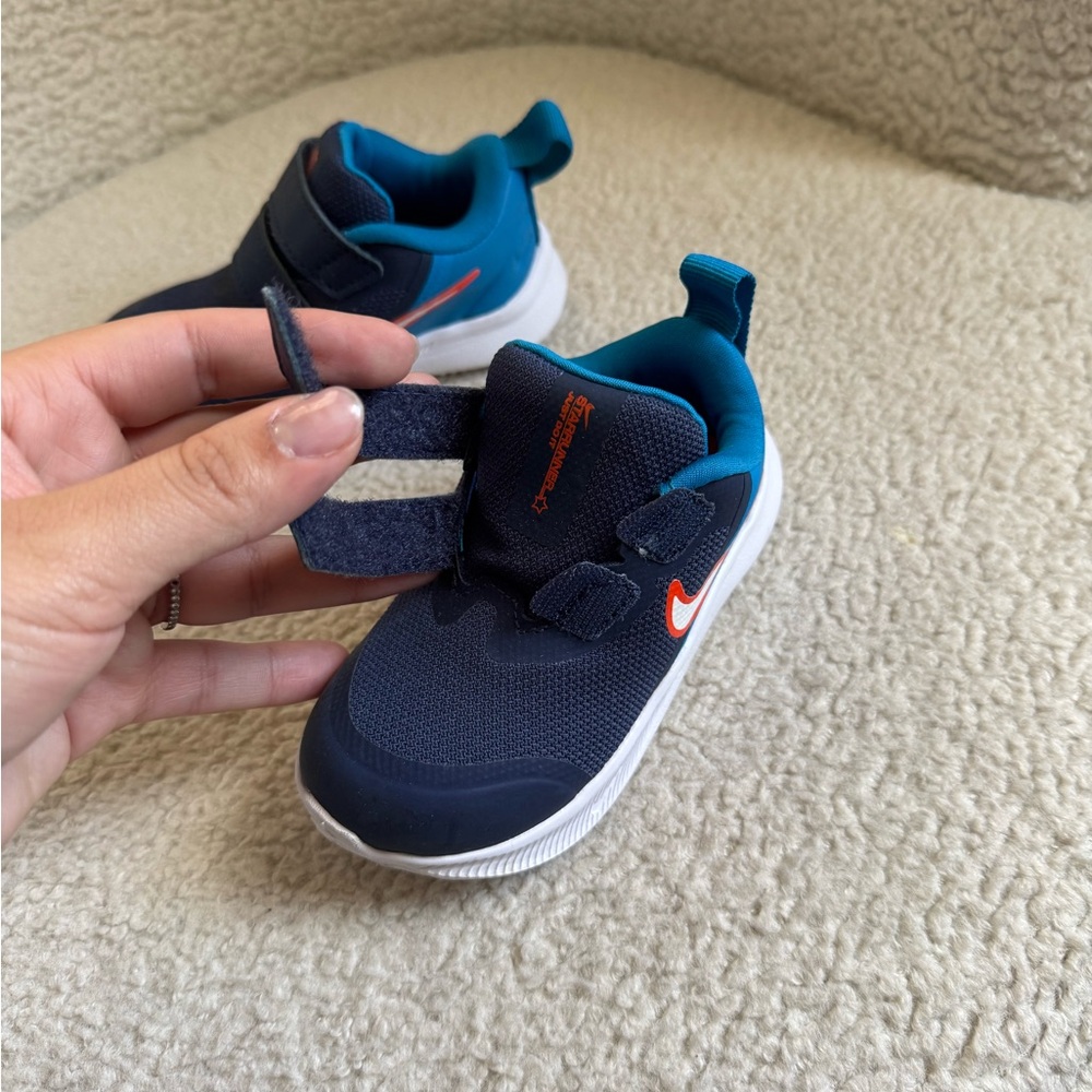 Nike Kids Navy Blue Sneakers | 6C - Picture 6 of 9